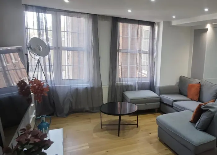 Beautiful Flat With A Garden In Marylebone
